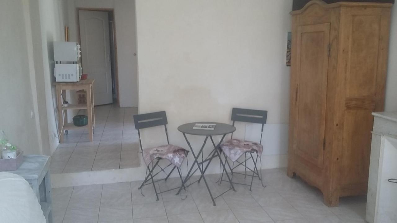 Appartement Dans Hameau Provencal Альош Екстериор снимка