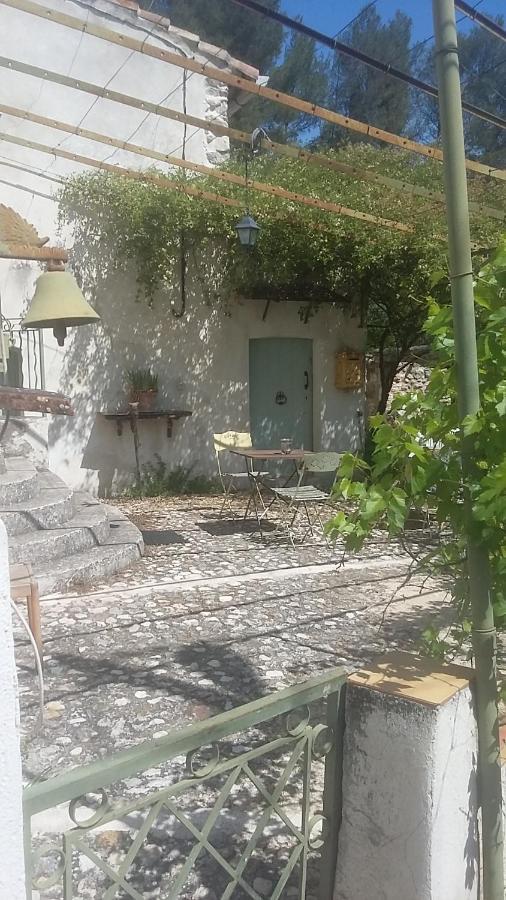 Appartement Dans Hameau Provencal Альош Екстериор снимка